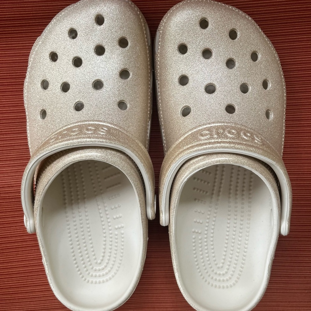 Crocs Classic Glitter Clogs-Gold